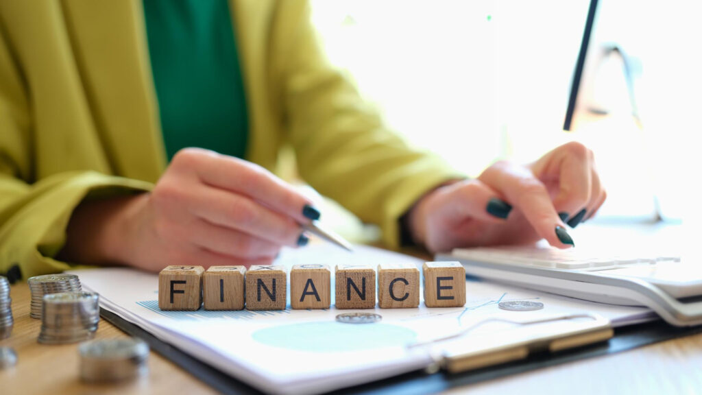Remote finance professional ondersteunt financi&euml;le administratie van een bedrijf